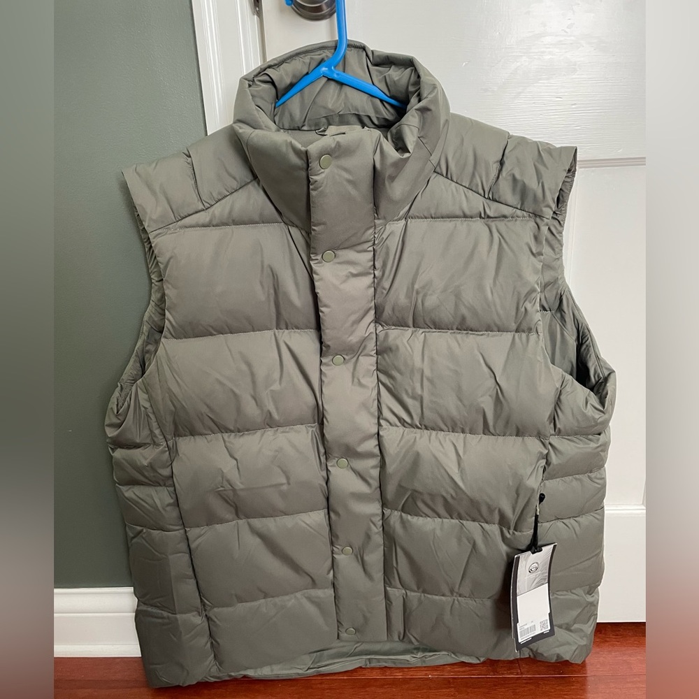 NWT LULULEMON WUNDER PUFF VEST Medium Olive Green XL